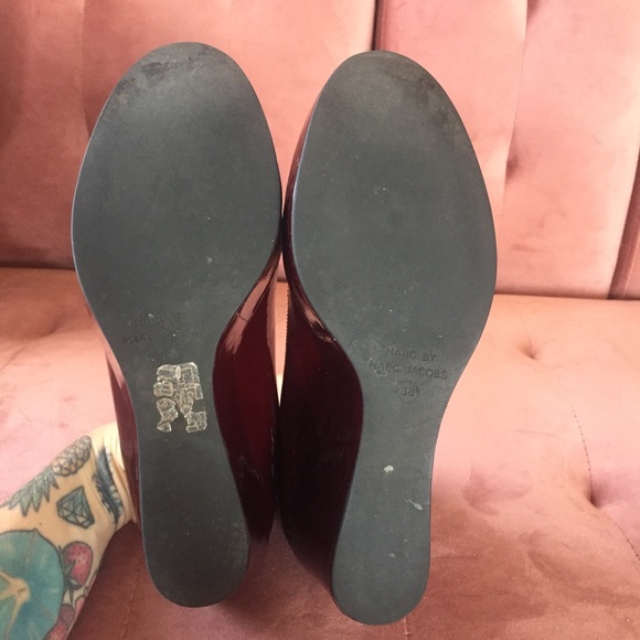 Marc by Marc Jacobs Burgundy Patent Platform Wedge - Picture 7 of 7